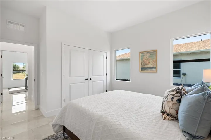 1221 Ne 6th Pl, Cape Coral, Florida 33909