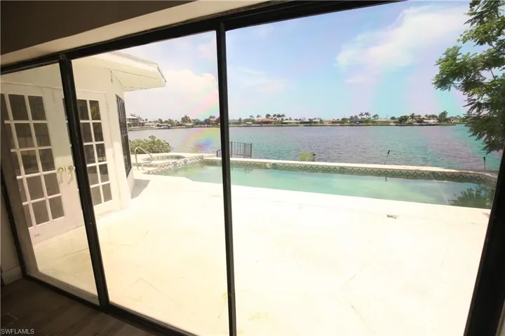 Office that can be converted to 4th bedroom