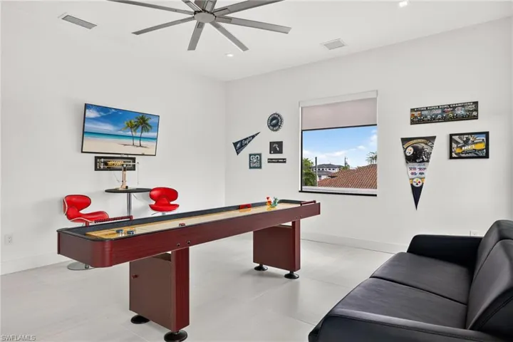 5362 Mayfair Ct, Cape Coral, Florida 33904