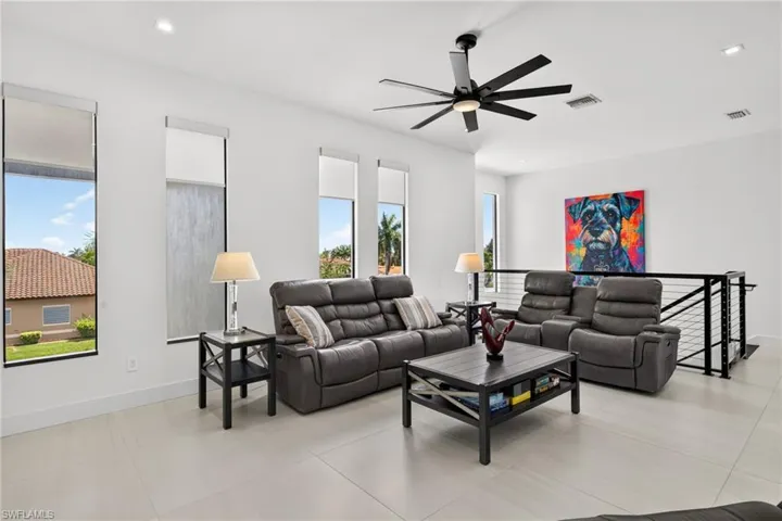 5362 Mayfair Ct, Cape Coral, Florida 33904