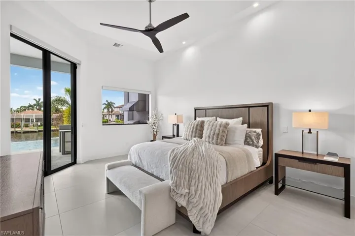 5362 Mayfair Ct, Cape Coral, Florida 33904
