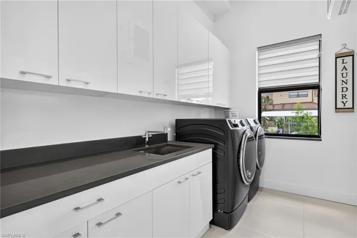 5362 Mayfair Ct, Cape Coral, Florida 33904