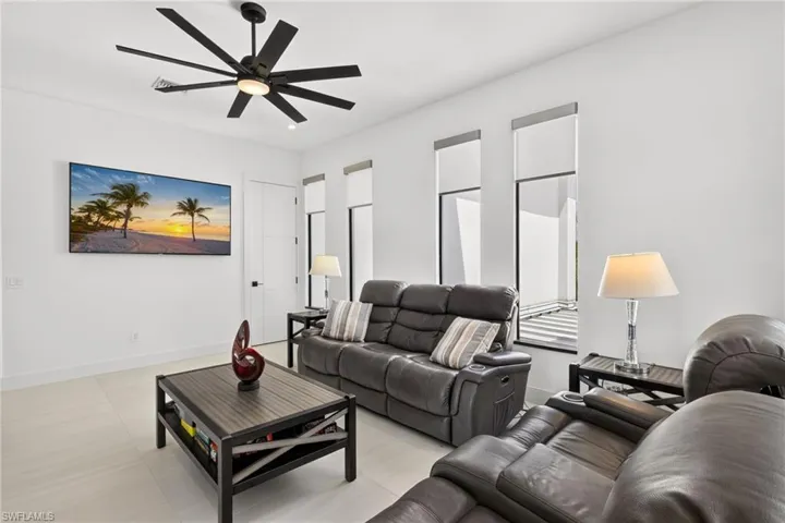 5362 Mayfair Ct, Cape Coral, Florida 33904