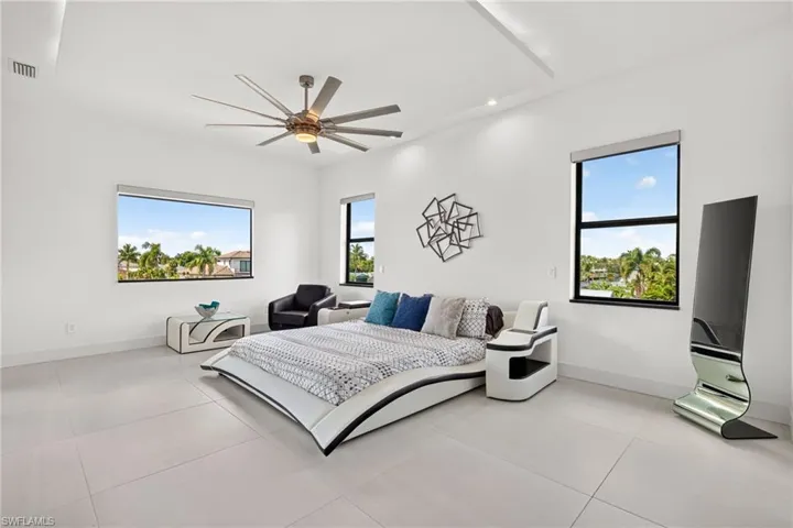 5362 Mayfair Ct, Cape Coral, Florida 33904