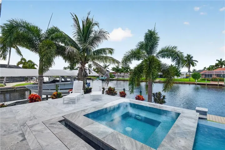 5362 Mayfair Ct, Cape Coral, Florida 33904