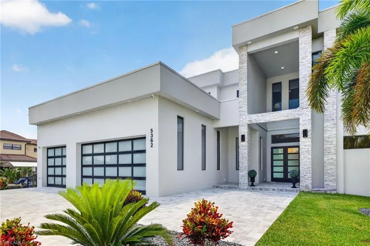 5362 Mayfair Ct, Cape Coral, Florida 33904