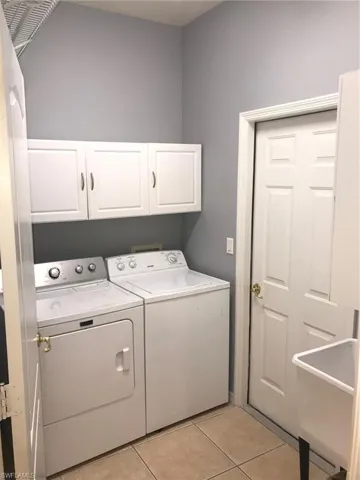 Laundry room with sink
