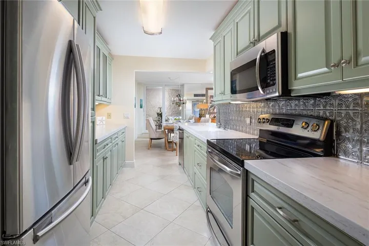 4005 Gulf Shore Blvd N 100, Naples, Florida 34103