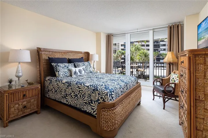 4005 Gulf Shore Blvd N 100, Naples, Florida 34103