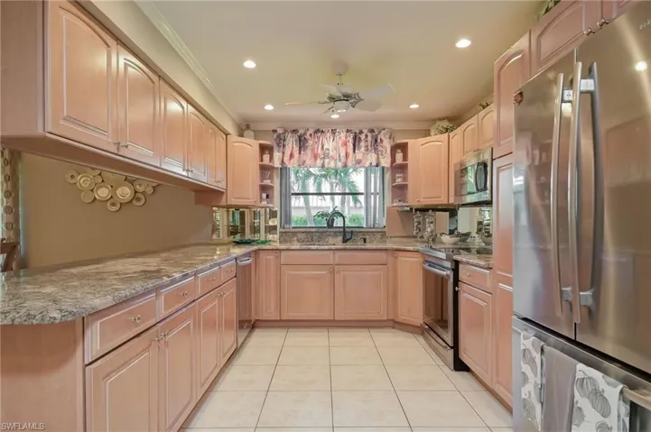 700  106th N AVE, Naples, FL 34108