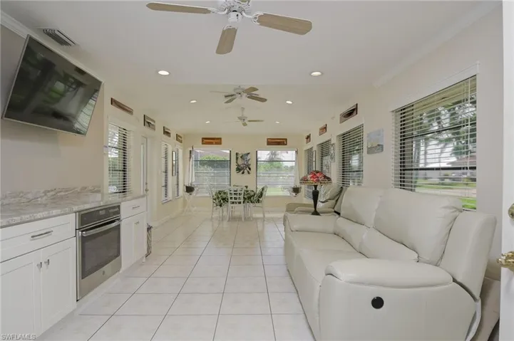 700  106th N AVE, Naples, FL 34108