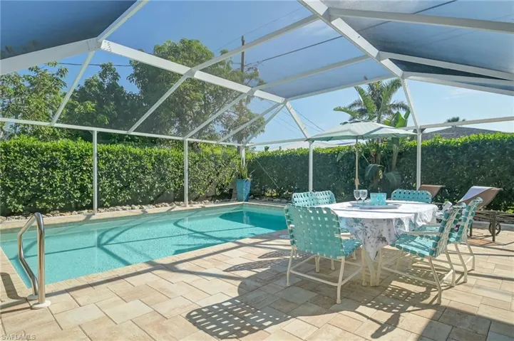 700  106th N AVE, Naples, FL 34108