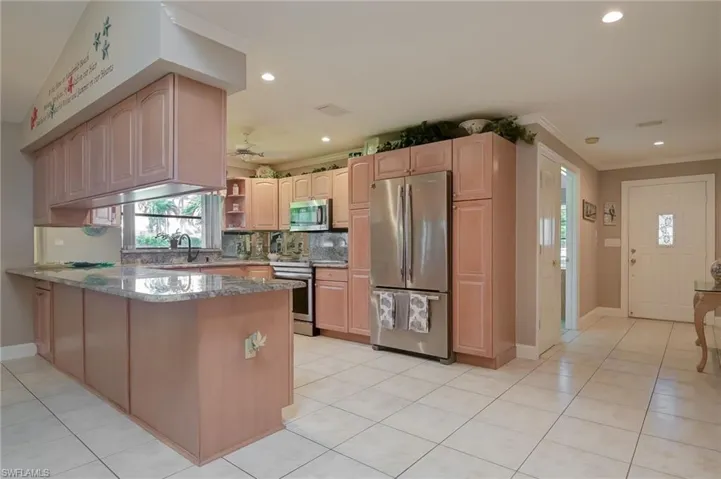 700  106th N AVE, Naples, FL 34108