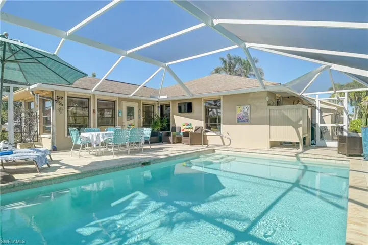 700  106th N AVE, Naples, FL 34108