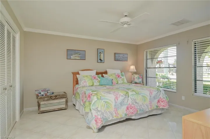 700  106th N AVE, Naples, FL 34108