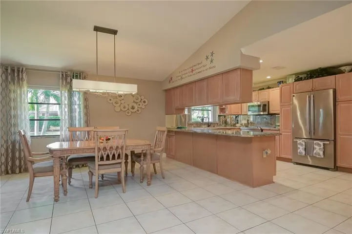 700  106th N AVE, Naples, FL 34108