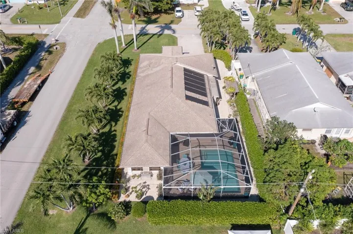 700  106th N AVE, Naples, FL 34108
