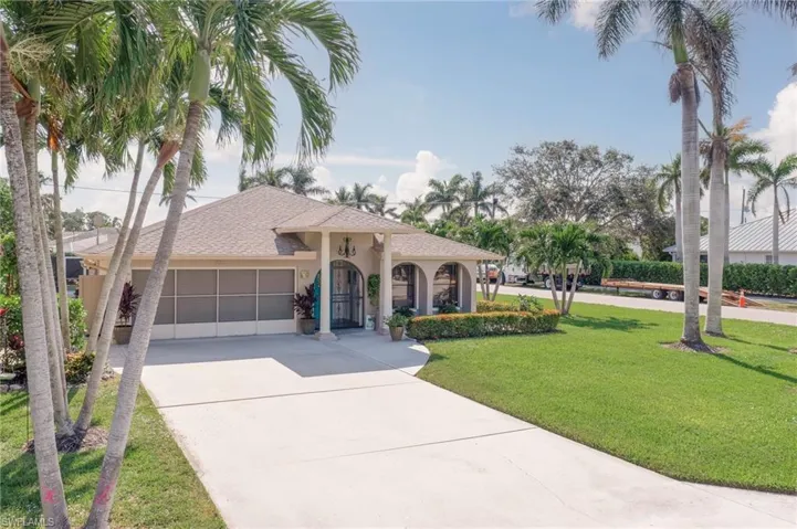 700  106th N AVE, Naples, FL 34108