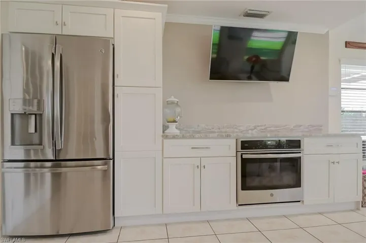700  106th N AVE, Naples, FL 34108