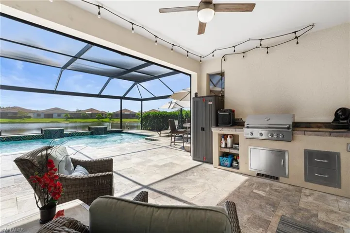 Covered lanai with outdoor grill