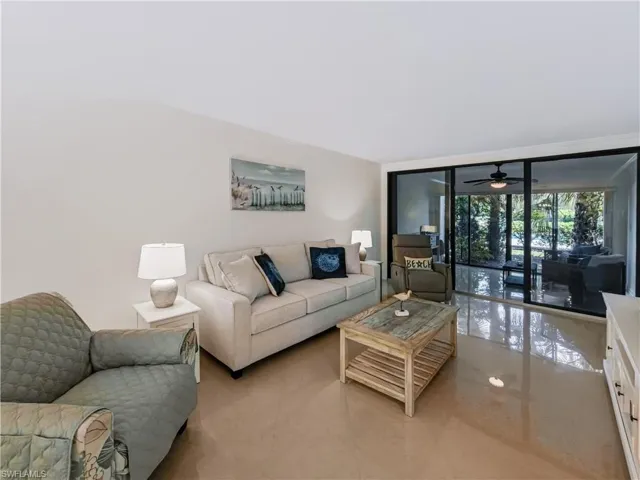 3370 10th St N 1304, Naples, Florida 34103