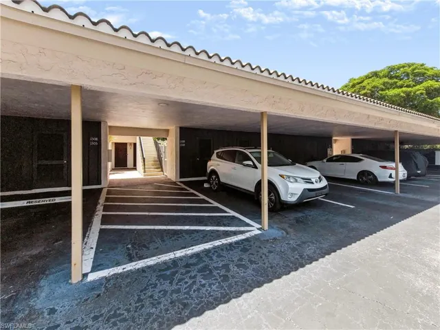 3370 10th St N 1304, Naples, Florida 34103