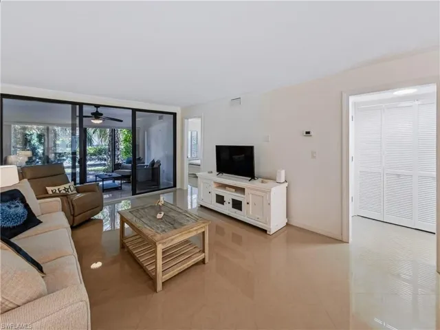 3370 10th St N 1304, Naples, Florida 34103
