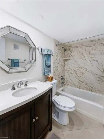 3370 10th St N 1304, Naples, Florida 34103