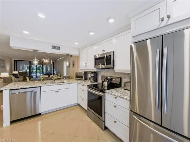 3370 10th St N 1304, Naples, Florida 34103