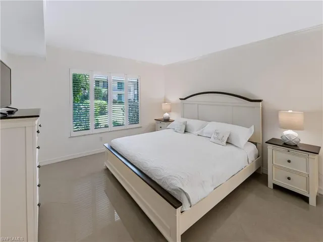 3370 10th St N 1304, Naples, Florida 34103