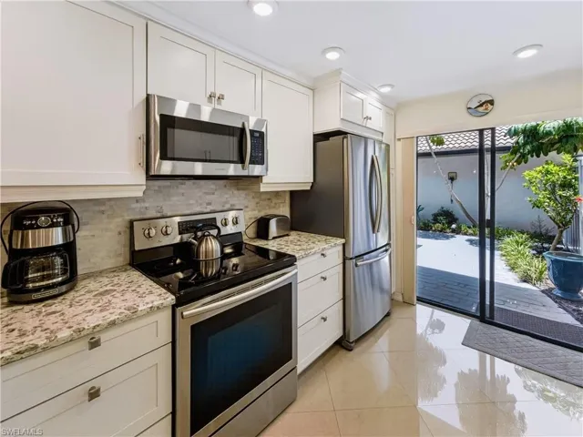 3370 10th St N 1304, Naples, Florida 34103