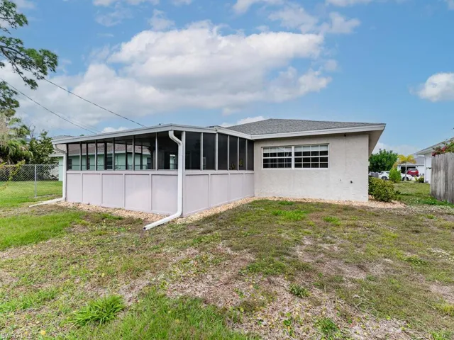 728  92nd N AVE, Naples, FL 34108