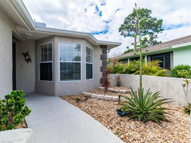 728  92nd N AVE, Naples, FL 34108