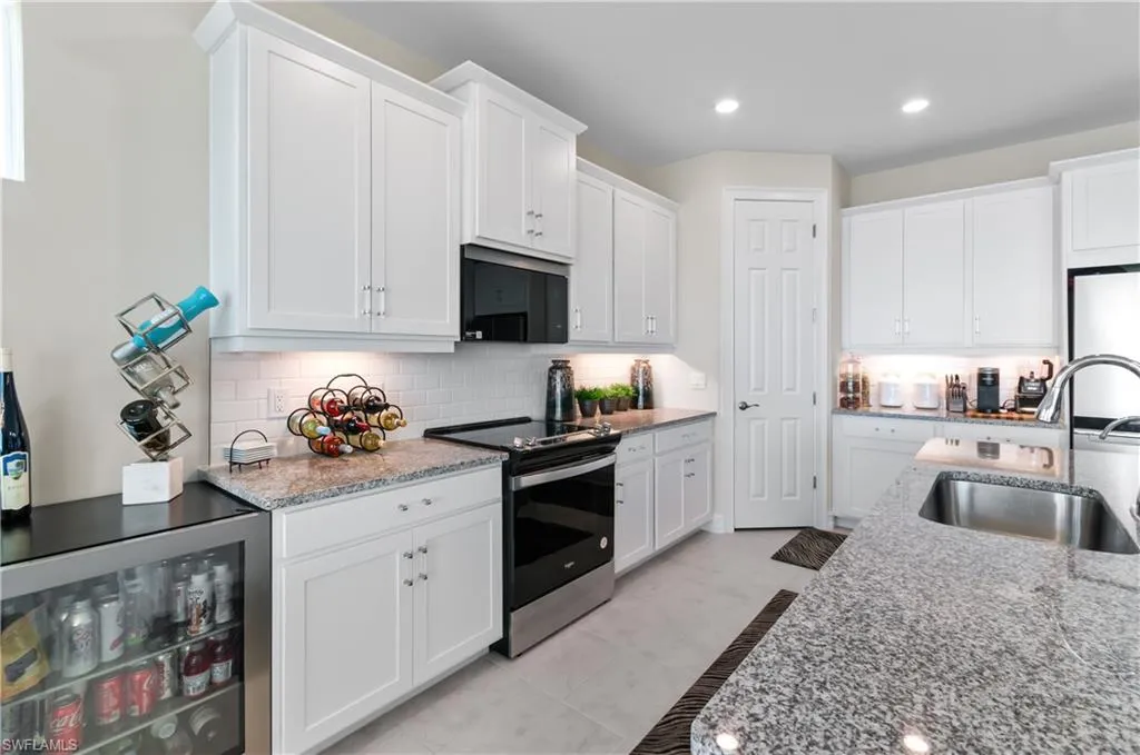 663 Parkshore Lake AVE, Cape Coral, FL 33993,225063549
