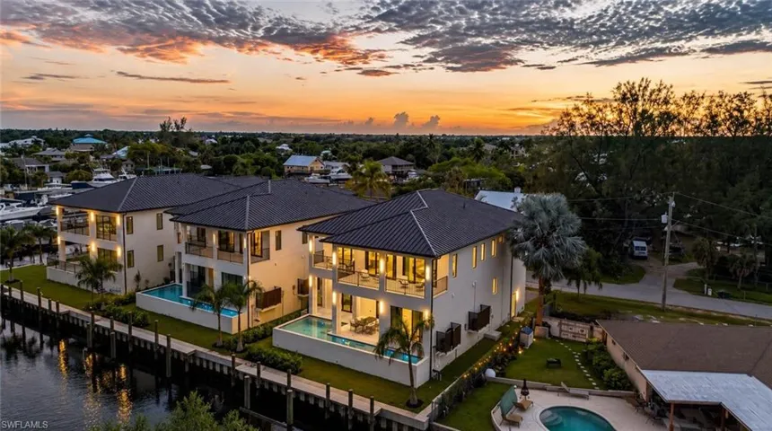 2949 Cypress St, Naples, Florida 34112