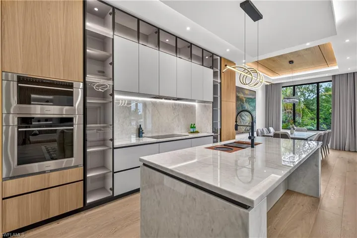 2949 Cypress St, Naples, Florida 34112
