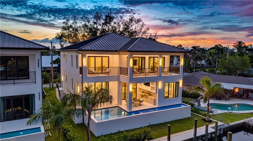 2949 Cypress St, Naples, Florida 34112