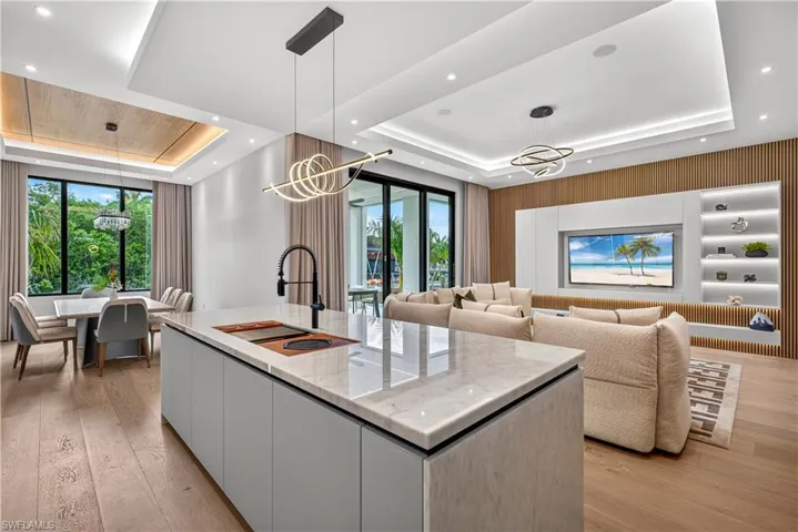 2949 Cypress St, Naples, Florida 34112