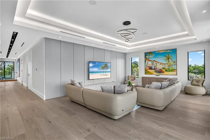 2949 Cypress St, Naples, Florida 34112