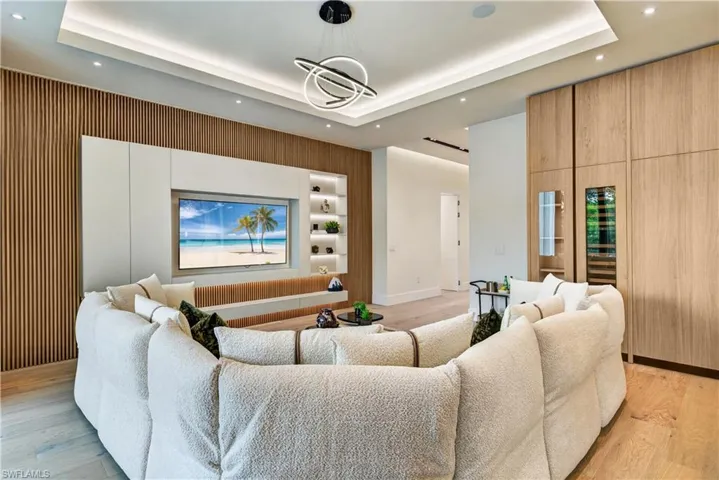 2949 Cypress St, Naples, Florida 34112