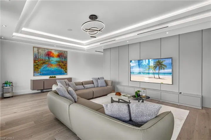 2949 Cypress St, Naples, Florida 34112