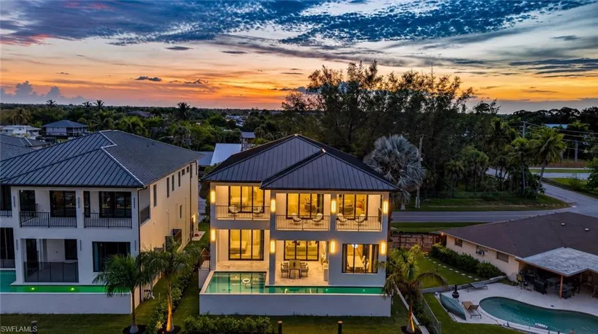 2949 Cypress St, Naples, Florida 34112