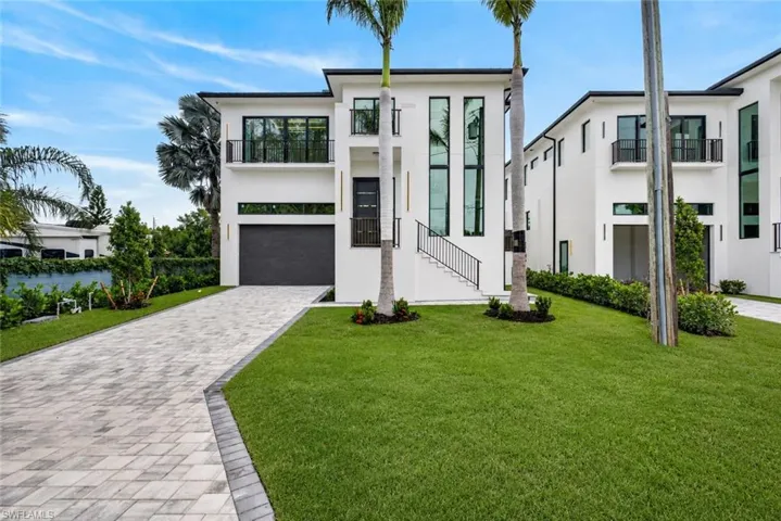 2949 Cypress St, Naples, Florida 34112