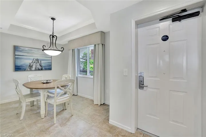 221  9th S ST, Naples, FL 34102