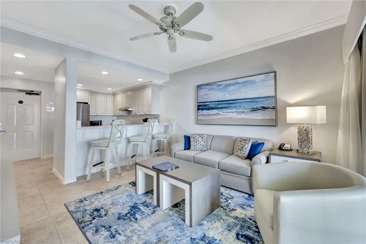 221  9th S ST, Naples, FL 34102