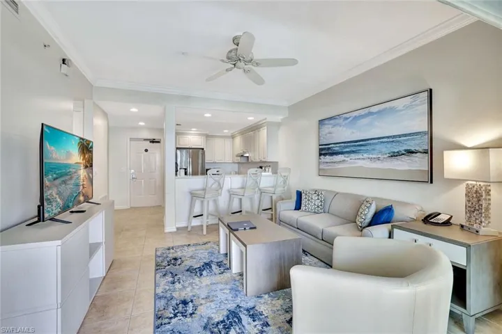 221  9th S ST, Naples, FL 34102
