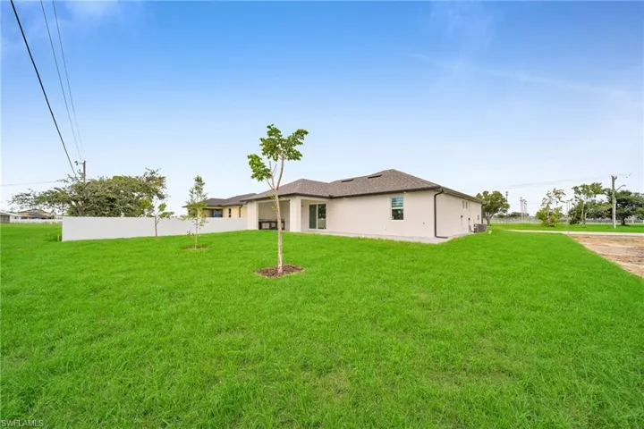 606  Chiquita N BLVD, Cape Coral, FL 33993