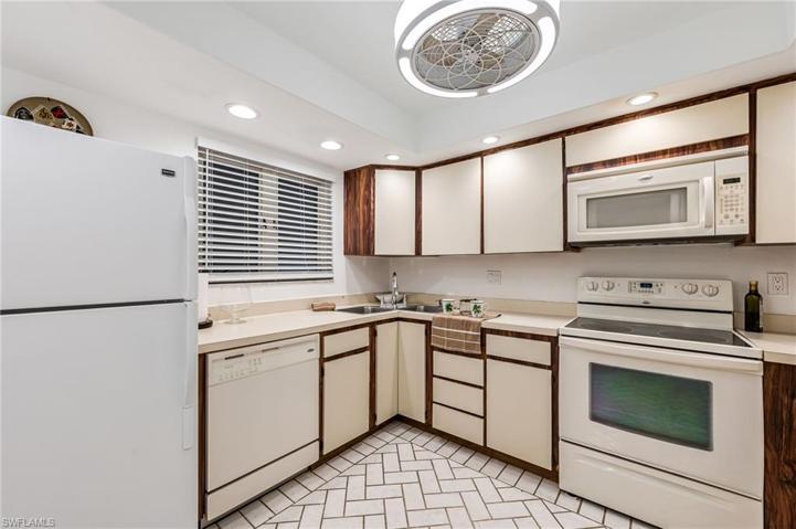 1760 Bald Eagle DR # 506A, NAPLES FL 34105