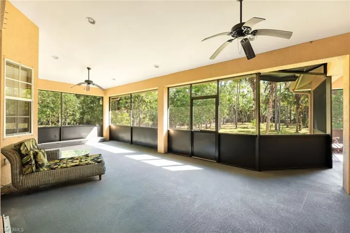 Oversized lanai