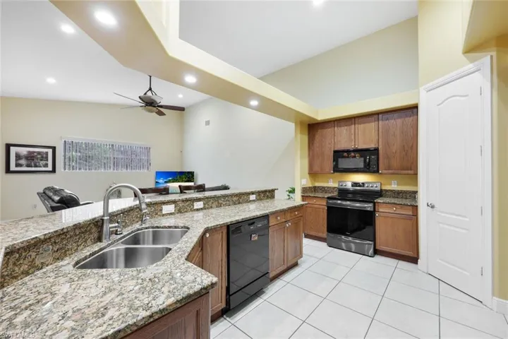 3460  6th SE AVE, Naples, FL 34117